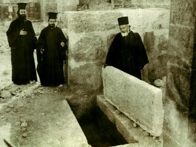 Место погребения преподобной Евфросинии в монастыре преп. Феодосия Великого. Фото 1930-х годов